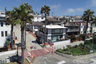 , 3920 The Strand, Manhattan Beach, CA 90266 - 6