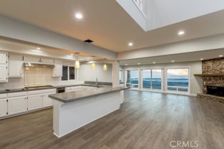 Single Family Residence, 304 The Strand, Manhattan Beach, CA 90266 - 7