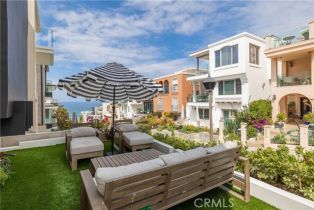 Single Family Residence, 220 16th st, Manhattan Beach, CA 90266 - 4