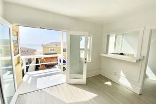 , 4209 The Strand, Manhattan Beach, CA 90266 - 3