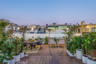 Single Family Residence, 708 The Strand, Manhattan Beach, CA 90266 - 55