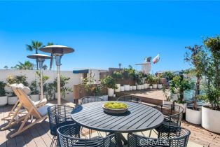 Single Family Residence, 708 The Strand, Manhattan Beach, CA 90266 - 56