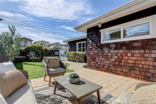 Single Family Residence, 1725 Van Horne ln, Redondo Beach, CA 90278 - 4