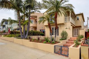 Single Family Residence, 333 5th st, Manhattan Beach, CA 90266 - 2