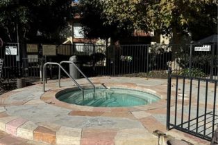 Condominium, 5760 Owensmouth ave, Woodland Hills, CA 91367 - 20