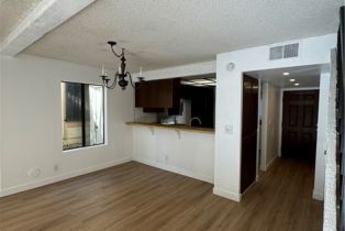 Condominium, 5760 Owensmouth ave, Woodland Hills, CA 91367 - 9