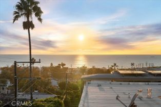 Townhouse, 708 Manhattan Beach blvd, Manhattan Beach, CA 90266 - 2