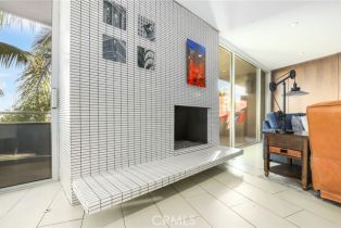 Condominium, 8401 Fountain ave, West Hollywood , CA 90069 - 4