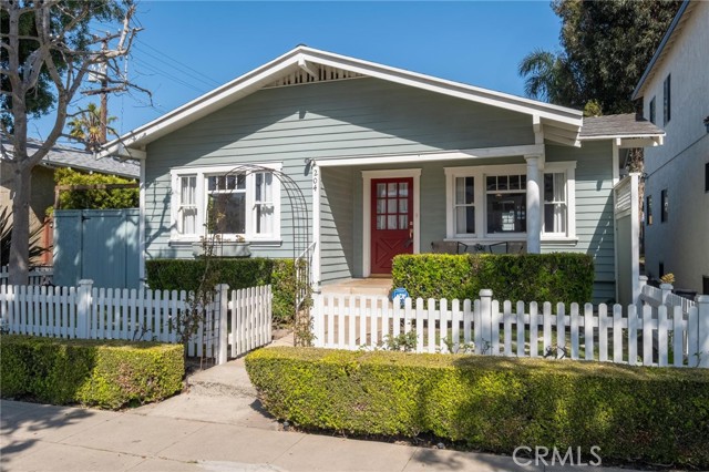 Single Family Residence, 204 Broadway, Redondo Beach, CA 90277 - 1