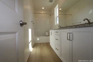 Single Family Residence, 592 Meadowood st, Fallbrook, CA 92028 - 4