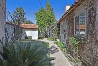 Single Family Residence, 23130 Oxnard st, Woodland Hills, CA 91367 - 35