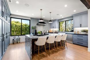 Single Family Residence, 4258 Levitt ln, Sherman Oaks, CA 91403 - 4