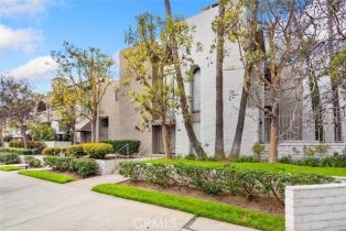 Condominium, 5305 White Oak AVE, Encino, CA  Encino, CA 91316