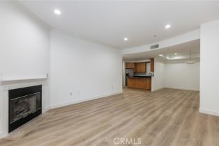 Condominium, 12407 Moorpark st, Studio City, CA 91604 - 10