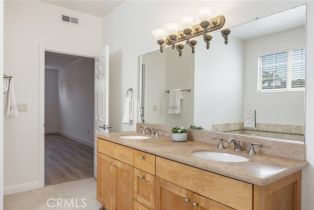 Condominium, 12407 Moorpark st, Studio City, CA 91604 - 16