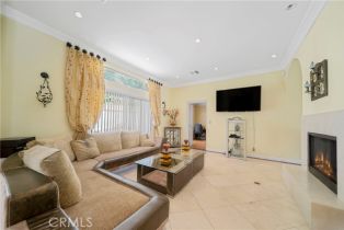 Single Family Residence, 3946 Knobhill dr, Sherman Oaks, CA 91423 - 11