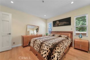 Single Family Residence, 3946 Knobhill dr, Sherman Oaks, CA 91423 - 19