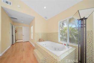 Single Family Residence, 3946 Knobhill dr, Sherman Oaks, CA 91423 - 25