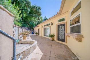 Single Family Residence, 3946 Knobhill dr, Sherman Oaks, CA 91423 - 35