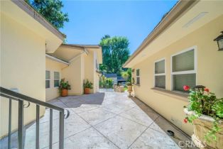 Single Family Residence, 3946 Knobhill dr, Sherman Oaks, CA 91423 - 38