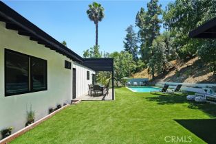 Single Family Residence, 18116 Rancho st, Tarzana, CA 91356 - 11