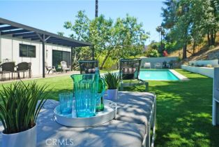 Single Family Residence, 18116 Rancho st, Tarzana, CA 91356 - 13