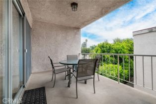 Condominium, 4487 Colbath ave, Sherman Oaks, CA 91423 - 31