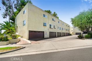 Condominium, 7702 Via Napoli, Burbank, CA  Burbank, CA 91504