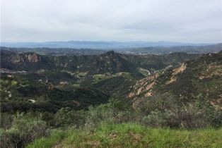 , 5 Kanan Road, Agoura Hills, CA 91301 - 2