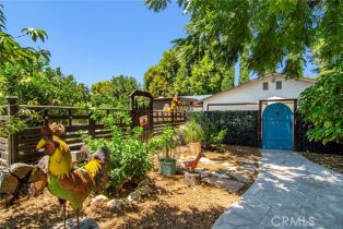 Single Family Residence, 22651 Calvert st, Woodland Hills, CA 91367 - 55