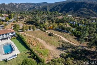 , 2025 DELPHINE ln, Calabasas, CA 91302 - 14