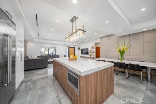 Single Family Residence, 5706 Cedros ave, Sherman Oaks, CA 91411 - 11