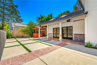 Single Family Residence, 23121 Califa st, Woodland Hills, CA 91367 - 32