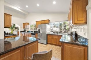 Single Family Residence, 6045 Sausalito ave, Woodland Hills, CA 91367 - 11