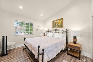 Single Family Residence, 6045 Sausalito ave, Woodland Hills, CA 91367 - 19