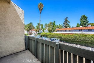 Condominium, 5700 Etiwanda ave, Tarzana, CA 91356 - 5