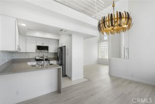 Condominium, 14859 Moorpark st, Sherman Oaks, CA 91403 - 4