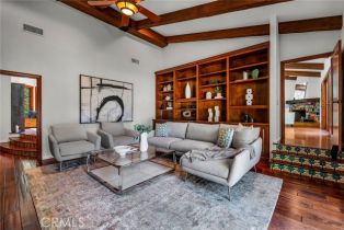 Single Family Residence, 20111 Wells dr, Woodland Hills, CA 91364 - 17