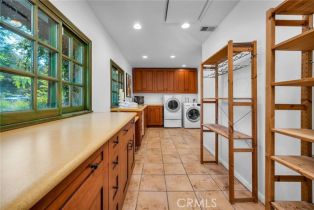 Single Family Residence, 20111 Wells dr, Woodland Hills, CA 91364 - 36