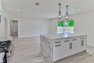 Single Family Residence, 23701 Califa st, Woodland Hills, CA 91367 - 18