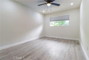 Single Family Residence, 23701 Califa st, Woodland Hills, CA 91367 - 28