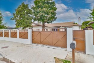 Single Family Residence, 23701 Califa st, Woodland Hills, CA 91367 - 3