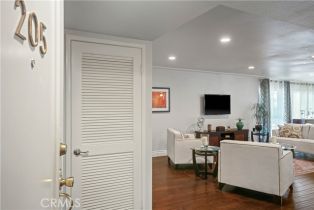 Condominium, 5050 Coldwater Canyon ave, Sherman Oaks, CA 91423 - 3