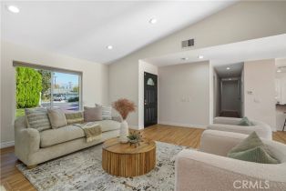 Single Family Residence, 20112 Stare st, Chatsworth, CA 91311 - 3