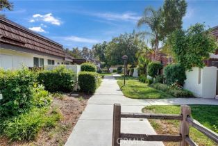 Condominium, 10429 Larwin ave, Chatsworth, CA 91311 - 4