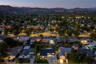 Single Family Residence, 24021 Friar st, Woodland Hills, CA 91367 - 35