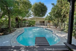 Single Family Residence, 18244 Jovan st, Tarzana, CA 91335 - 2