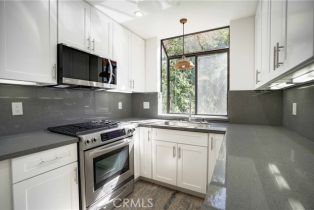 Condominium, 18600 Clark st, Tarzana, CA 91356 - 10