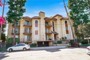 Condominium, 18600 Clark ST, Tarzana, CA  Tarzana, CA 91356