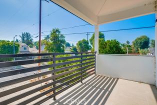 Single Family Residence, 22555 Califa st, Woodland Hills, CA 91367 - 13